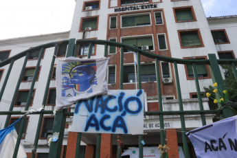 Lanús, Argentina.- In the photo taken on January 7, 2021, it shows a section of Rio de Janeiro Street in Lanús, which was named after Diego Armando Maradona. A street in the Buenos Aires municipality of Lanús was renamed this Wednesday (6) as Diego Armando Maradona, in homage to the soccer player born 60 years ago at the Evita hospital in that district, located on that artery, the municipality reported.