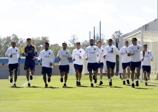 Buenos Aires, Argentina.- En la foto tomada el 7 de enero del 2021, durante el entrenamiento de Boca Juniors en el Centro de Entrenamiento de Boca Juniors en Ezeiza. Con la prioridad puesta en sus partidos de vuelta por las semifinales de la Copa Libertadores, Boca y River se preparan para la quinta y última fecha de la Zona Campeonato A de la Copa Diego Maradona. Ambos clubes y Argentinos Juniors buscan un lugar en la final que se jugará el domingo 17 de enero en San Juan.