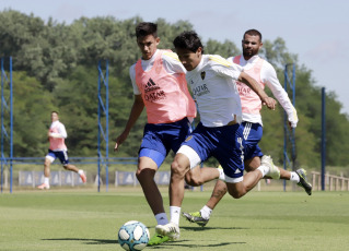 Buenos Aires, Argentina.- In the photo taken on January 7, 2021, during Boca Juniors training at the Boca Juniors Training Center in Ezeiza. With the priority placed on their return matches for the semifinals of the Copa Libertadores, Boca and River are preparing for the fifth and final date of the Championship Zone A of the Diego Maradona Cup. Both clubs and Argentinos Juniors are looking for a place in the final that will be played on Sunday, January 17 in San Juan.