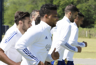 Buenos Aires, Argentina.- In the photo taken on January 7, 2021, during Boca Juniors training at the Boca Juniors Training Center in Ezeiza. With the priority placed on their return matches for the semifinals of the Copa Libertadores, Boca and River are preparing for the fifth and final date of the Championship Zone A of the Diego Maradona Cup. Both clubs and Argentinos Juniors are looking for a place in the final that will be played on Sunday, January 17 in San Juan.