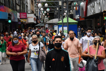 Buenos Aires, Argentina.- In the photos, it shows the streets of Buenos Aires during the coronavirus pandemic. The Minister of Health of the Nation, Ginés González García, announced through his social networks that the Malbrán Institute detected in Argentina the variants of coronavirus registered in Brazil.