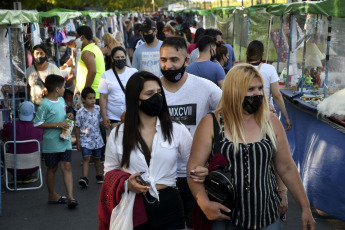 Buenos Aires, Argentina.- En las fotos, muestra las calles de Buenos Aires durante la pandemia de coronavirus. El ministro de Salud de la Nación, Ginés González García, anunció a través de sus redes sociales que el Instituto Malbrán detectó en la Argentina las variantes de coronavirus registradas en Brasil.