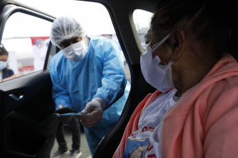 Lima, Peru.- In the photos taken on March 28, 2021, it shows a vaccination center against the coronavirus. The number of coronavirus cases in Peru exceeded one and a half million, since the pandemic broke out 12 months ago, the Ministry of Health reported. Meanwhile, vaccination against Covid-19 has advanced at a slow pace since it began on February 9, due to the lack of doses whose acquisition is negotiated by the Government.