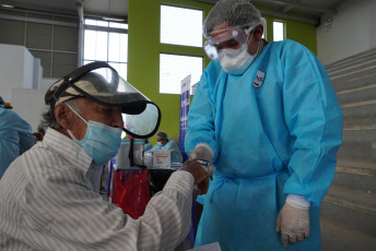 Lima, Peru.- In the photos taken on March 28, 2021, it shows a vaccination center against the coronavirus. The number of coronavirus cases in Peru exceeded one and a half million, since the pandemic broke out 12 months ago, the Ministry of Health reported. Meanwhile, vaccination against Covid-19 has advanced at a slow pace since it began on February 9, due to the lack of doses whose acquisition is negotiated by the Government.