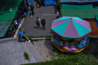 La Paz, Bolivia.- In the photos taken on March 25, 2021, it shows the traditional Alasita 2021 fair, which was inaugurated this Wednesday in the Central Urban Park of the city of La Paz. The daily number of coronavirus cases is close to a thousand in Bolivia. The Ministry of Health reported 973 new infections this Wednesday. This is the highest amount in the last seven days, down from the 1,068 reported on March 17. The cumulative death toll on Wednesday reached 12,107 across the country.