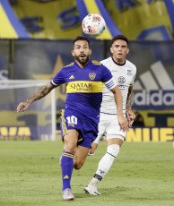 Buenos Aires, Argentina.- En las fotos tomadas el 21 de marzo del 2021, Boca Juniors enfrenta a Talleres, de Córdoba, por la sexta fecha de la Copa de la Liga Profesional en la Bombonera en Buenos Aires. Talleres le ganó 2-1 a Boca. Carlos Auzqui y Valoyes anotaron para la visita. Santos, en contra, había empatado transitoriamente para el dueño de casa, luego de un desvío a la salida de un córner.