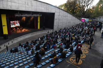 Buenos Aires, Argentina.- En las fotos tomadas el 21 de septiembre del 2021, muestra el homenaje a Diego Maradona que reunió a 20 artistas en escena durante la edición 2021 del Festival y Mundial de Tango de Buenos Aires. Un homenaje a la figura de Diego Armando Maradona, se llevó a cabo a través de imágenes, baile y música en el evento más importante de la cultura tanguera a nivel mundial.