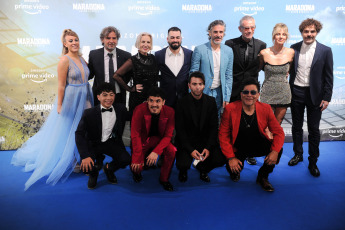 Buenos Aires, Argentina.- En las fotos tomadas el 28 de octubre del 2021, muestra el elenco de la serie "Maradona: Sueño bendito", la gran apuesta de Amazon Prime Video que estrena sus primeros cinco episodios en esa plataforma de streaming. El elenco cuenta con grandes figuras y una narrativa que abarca más de cuatro décadas de la vida de Diego, retratar la montaña rusa íntima y profesional del "dios más humano que pudimos tener".