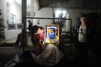 La Plata, Argentina.- In the photos taken on November 25, 2021, Gimnasia y Esgrima La Plata, the last club led by Diego Maradona, installed an altar to the footballer, a year after his death with 2,222 candles lit the night of the platense forest. Maradona was the technical director of the team between September 2019 and March 2020, the date on which Argentina entered confinement due to Covid-19 and Maradona had to isolate himself.