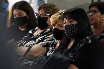 Buenos Aires, Argentina.- En las fotos tomadas el 25 de noviembre del 2021, las hermanas de Maradona participan de una misa en Garín por el aniversario de la muerte del "10". El ritual religioso, se realizó en la Parroquia San Expedito Mártir Iglesia Apostólica Católica de Garín, porque Maradona realizó donaciones en diversas oportunidades a la parroquia, como así también a otras instituciones de las que Guedes formaba parte.