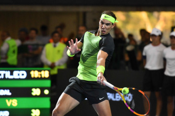 Buenos Aires, Argentina.- En las fotos tomadas el 23 de noviembre del 2022, el español Rafael Nadal, una leyenda del tenis con una colección de 22 títulos de Grand Slam, animó un partido de exhibición ante el "top ten" noruego Casper Ruud frente a 15 mil personas en el Arena Parque Roca del barrio porteño de Villa Soldati. Nadal le ganó 7-6 (8) y 6-2 a Ruud.