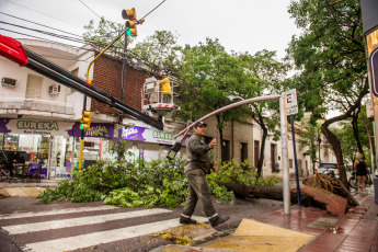 Santiago del Estero, Argentina.- In the photos taken on November 29, 2022, it shows the damage caused after the passage of a storm in Santiago del Estero. Fallen trees, cut cables, blown up roofs and billboards, damage to schools, collapse of antennas, damaged vehicles and affected families left torrential rains with strong winds in the city of Santiago del Estero, reported Civil Defense sources.