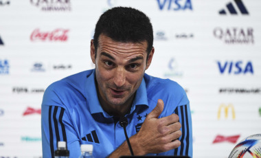 Doha, Qatar.- In the photos taken on November 28, 2022, the Argentine coach, Leonel Scaloni, in a press conference prior to the last match of the group stage against Poland in Doha, Qatar. Scaloni indicated that "we are not in a position to decide who we are going to meet in the round of 16, nobody can do it, we have to think about the game against Poland".