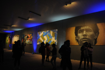 La Plata, Argentina.- En las fotos tomadas el 10 de noviembre del 2022, muestra Garage de Arte Corazón Maradona, una muestra que fue inaugurada en el Estadio Único de La Plata, en homenaje al "10" y fue realizada por artistas bonaerenses.