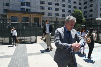 Buenos Aires, Argentina.- En las fotos tomadas el 23 de noviembre del 2022, muestra a José Manuel Ubeira, el abogado que representa la querella que sigue la vicepresidenta Cristina Fernández de Kirchner en la causa que se investiga el intento de asesinato que padeció. Los abogados de la querella de la vicepresidenta, reclamaron ante la Cámara Federal porteña que la jueza María Eugenia Capuchetti sea apartada de la investigación por el intento de asesinato de la exmandataria y denunciaron que si les fue frustrada "la posibilidad de la prueba" pudo haber sido para ocultar algo.