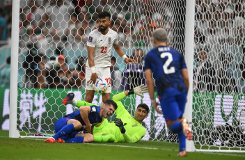 Doha, Qatar.- In the photos taken on November 29, 2022, during the match between the United States and Iran at the Al Thumama stadium on the last date of Group B of the Qatar 2022 World Cup. The United States beat Iran by 1- 0- and ensured their presence in the round of 16, an instance in which they will face the Netherlands.