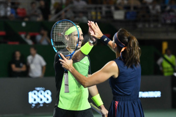 Buenos Aires, Argentina.- In the photos taken on November 23, 2022, the Spanish Rafael Nadal, a tennis legend with a collection of 22 Grand Slam titles, animated an exhibition match against the "top ten" Norwegian Casper Ruud in front of 15,000 people at the Arena Parque Roca in the Buenos Aires neighborhood of Villa Soldati. Nadal beat Ruud 7-6 (8) and 6-2.