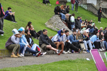 Buenos Aires, Argentina.- In the photos taken on November 22, 2022, Argentine fans encourage their National Team during the match against Saudi Arabia in their debut at the Qatar 2022 World Cup, with the referee of the Slovenian Slavko Vincic.