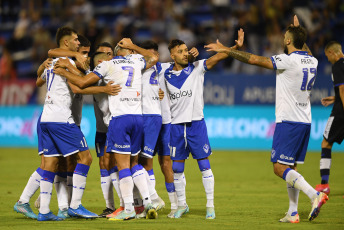 Buenos Aires, Argentina.- In the photos taken on January 30, 2023, during the match between Vélez and Gimnasia at the José Amalfitani de Liniers stadium. Vélez beat Gimnasia y Esgrima de La Plata 3-1. Lucas Janson and Walter Bou sealed the first victory of the year for 'Fortín', while Guillermo Enrique discounted the difference.