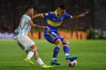 Buenos Aires, Argentina.- En las fotos tomadas el 29 de enero del 2023, durante el encuentro entre Boca y Atlético Tucumán en la Bombonera en el comienzo de la Liga Profesional Argentina. Boca, comenzó el campeonato con un sufrido triunfo ante Atlético Tucumán por 1 a 0 con el gol marcado por Óscar Romero.