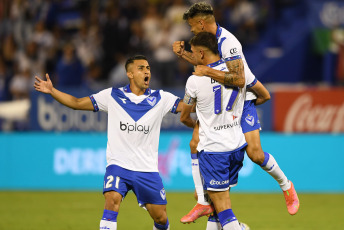 Buenos Aires, Argentina.- In the photos taken on January 30, 2023, during the match between Vélez and Gimnasia at the José Amalfitani de Liniers stadium. Vélez beat Gimnasia y Esgrima de La Plata 3-1. Lucas Janson and Walter Bou sealed the first victory of the year for 'Fortín', while Guillermo Enrique discounted the difference.