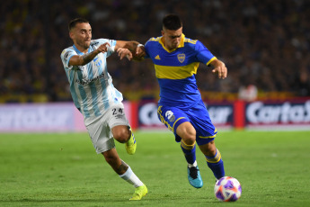 Buenos Aires, Argentina.- In the photos taken on January 29, 2023, during the match between Boca and Atlético Tucumán at La Bombonera at the start of the Argentine Professional League. Boca, began the championship with a suffered victory against Atlético Tucumán by 1 to 0 with the goal scored by Óscar Romero.