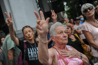 Buenos Aires, Argentina.- In the photos taken on February 1, 2023, political and union organizations march to the Courts for the "democratization of justice" and in support of the request for impeachment against the members of the Supreme Court of Justice, in front of the Palacio de Tribunales, where the highest court works.