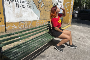 Buenos Aires, Argentina.- En las fotos tomadas el 12 de febrero del 2023, muestra las calles de Buenos Aires en medio de una ola de calor que atraviesa el país. Este domingo a las 4:00 p.m. (hora local) se registró una temperatura de 38,1 grados Celsius en Buenos Aires, siendo la más alta durante el mes de febrero desde 1961, informó el Servicio Meteorológico Nacional (SMN) de Argentina. "Esta es la temperatura más alta registrada en febrero para la Ciudad de Buenos Aires desde 1961. También tuvimos la noche más cálida de los últimos 60 años", indicó el SMN.