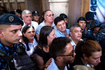 Dolores, Argentina.- In the photos taken on February 6, 2023, people attend the Oral Criminal Court 1 of the city of Dolores where five of the eight rugby players accused of killing blows to Fernando Báez Sosa, in the early morning of January 18, 2020 in the resort town of Villa Gesell, while the other three were considered secondary participants.