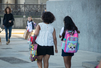 Buenos Aires, Argentina.- In the photos taken on February 27, 2023, students of the initial, primary and secondary levels of the City of Buenos Aires and five provinces began the 2023 school year. The rest of the jurisdictions will return to classes in the next days of the week.