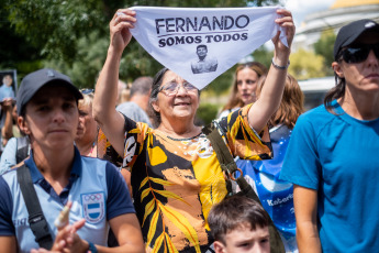 Dolores, Argentina.- En las fotos tomadas el 6 de febrero del 2023, las personas asisten al Tribunal Oral en lo Criminal 1 de la ciudad de Dolores donde se condenó a la pena de prisión perpetua a cinco de los ocho rugbiers acusados de matar a golpes a Fernando Báez Sosa, en la madrugada del 18 de enero de 2020 en la localidad balnearia de Villa Gesell, mientras que a los otros tres los consideró partícipes secundarios.