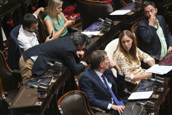 Buenos Aires, Argentina.- In the photos taken on February 29, 2023, members of the Chamber of Deputies attended the session to discuss the pension moratorium project. The Argentine Parliament approved the law that will allow some 800,000 people who do not meet the requirements to retire to do so exceptionally.