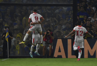 Buenos Aires, Argentina.- En las fotos tomadas el 19 de marzo del 2023, durante el encuentro entre Boca Juniors e Instituto en La Bombonera, por la octava fecha del Torneo de la Liga. En un cierre con polémica, Boca Juniors perdió 3-2 ante Instituto.