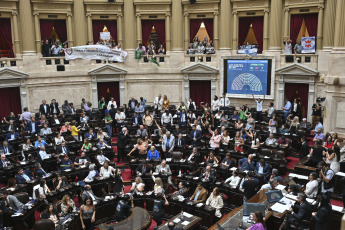 Buenos Aires, Argentina.- In the photos taken on February 29, 2023, members of the Chamber of Deputies attended the session to discuss the pension moratorium project. The Argentine Parliament approved the law that will allow some 800,000 people who do not meet the requirements to retire to do so exceptionally.