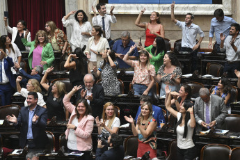 Buenos Aires, Argentina.- In the photos taken on February 29, 2023, members of the Chamber of Deputies attended the session to discuss the pension moratorium project. The Argentine Parliament approved the law that will allow some 800,000 people who do not meet the requirements to retire to do so exceptionally.