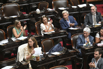 Buenos Aires, Argentina.- In the photos taken on February 29, 2023, members of the Chamber of Deputies attended the session to discuss the pension moratorium project. The Argentine Parliament approved the law that will allow some 800,000 people who do not meet the requirements to retire to do so exceptionally.