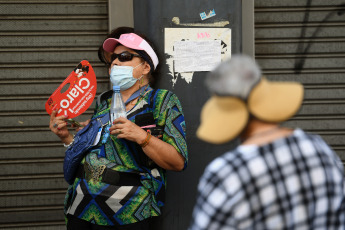 Buenos Aires, Argentina.- In the photos taken on March 9, 2023, it shows the streets of Buenos Aires in the middle of the heat wave that affects the country. Argentina is going through the hottest summer on record this year, with record temperatures and lack of rain that damage agriculture and keep the country under weather alert, according to official reports.