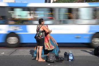 Buenos Aires, Argentina.- En las fotos tomadas el 14 de marzo del 2023, organizaciones agrupadas en la Unidad Piquetera (UP) mantienen un acampe frente al Ministerio de Desarrollo Social, en pleno centro de Buenos Aires, en protesta por los recortes en el plan Potenciar Trabajo. La medida de fuerza se mantendrá, al menos, hasta el miércoles próximo.