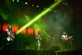 Paraná, Argentina.- En las fotos tomadas el 5 de marzo del 2023, las personas asisten a la Fiesta Nacional del Mate en la Plaza de las Colectividades de la ciudad de Paraná, Argentina. La 33° Fiesta Nacional del Mate, contó con la presentación de artistas locales y nacionales como el grupo Ahyre y la Mona Jiménez.