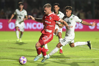 Junín, Argentina.- In the photos taken on March 19, 2023, during the match between River Plate and Sarmiento for the Professional League at the Eva Perón Stadium. Martín Demichelis's team reached the top of the Professional League with its 2-0 victory against Sarmiento.