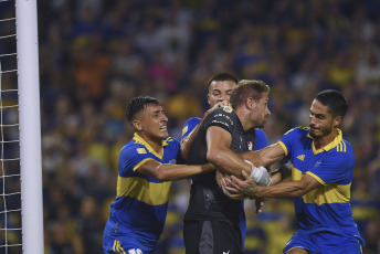 Buenos Aires, Argentina.- In the photos taken on March 19, 2023, during the match between Boca Juniors and Instituto at La Bombonera, for the eighth date of the League Tournament. In a controversial closing, Boca Juniors lost 3-2 to Instituto.