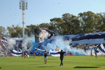 La Plata, Argentina.- In the photos taken on March 19, 2023, during the match between Gimnasia y Esgrima La Plata and Estudiantes de La Plata at the Juan Carmelo Zerillo Stadium, by the Argentine Professional League. Gimnasia y Esgrima made history against Estudiantes, beating them 2-1 after losing at the start and winning the classic after 13 years.