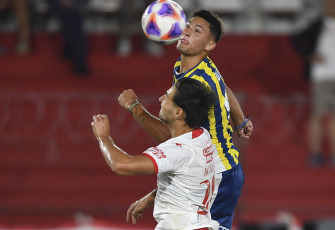 Buenos Aires, Argentina.- En las fotos tomadas el 20 de marzo del 2023, durante el encuentro entre Rosario Central y Huracán en la jornada 8 de la Liga Profesional Argentina en el EstadioTomás Adolfo Ducó. Rosario, venció por 2-0 a Huracán como visitante con goles de Ignacio Malcorra (a los 5 minutos) y Alejo Véliz (a los 29 minutos).