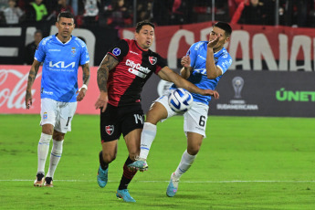 Rosario, Argentina.- In the photos taken on April 18, 2023, during the match between Newell's Old Boys and Blooming for the 2023 Copa Sudamericana, at the Marcelo Bielsa Stadium. With goals from Portillo (a double) and Reasco, Newell's defeated Blooming 3-0, in a match that established the leadership of the Rosario team within Group E.