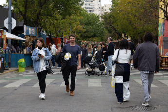 Buenos Aires, Argentina.- In the photos taken on April 16, 2023, thousands of people attended the last day of the Argentine Market for Agri-Food Products and Producers (Mappa), which took place in the Buenos Aires neighborhood of Colegiales. The last day of the Argentine Market for Agri-food Products and Producers was attended by 320 great exponents of national gastronomy, who offered the public a wide range of more than seven thousand products from different regions of the country.