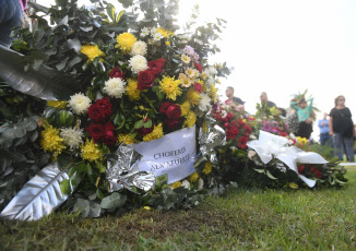 Buenos Aires, Argentina.- En las fotos tomadas el 4 de marzo del 2023, durante una ceremonia religiosa para despedir al chofer Daniel Barrientos, asesinado de un disparo en el pecho durante un asalto a bordo del colectivo de la línea 620 que conducía por la localidad bonaerense de Virrey del Pino, partido de La Matanza.