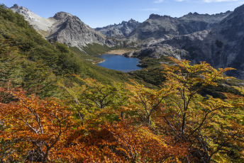 Bariloche, Argentina.- In the photos taken on April 18, 2023, it shows the tourist city of Bariloche preparing for the winter season. Starting this Friday, a new edition of Previaje begins, the Argentine government program that seeks to encourage domestic tourism in the country. The Ministry of Tourism and Sports released the details of this 2023 plan that includes a refund cap equivalent to USD 316 at the official exchange rate and can also be used on long weekends.