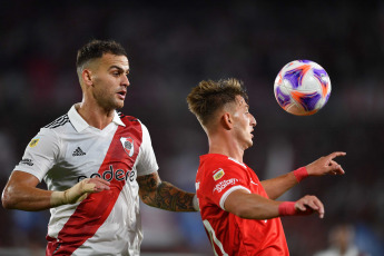 Buenos Aires, Argentina.- En las fotos tomadas el 23 de abril del 2023, durante el partido entre River Plate e Independiente en el Estadio Más Monumental por la jornada 13 de la Liga Profesional Argentina. River venció por 2-0 a Independiente como local, en un partido de la jornada 13 de la Liga Profesional Argentina. Para River los goles fueron marcados por Esequiel Barco (a los 17 minutos) y Miguel Borja (a los 80 minutos).