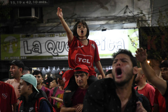 Buenos Aires, Argentina.- In the photos taken on April 11, 2023, after the resignation of Fabian Doman, the members of Independiente protested in front of the club headquarters. The crisis in Independiente was accentuated by the news that Doman presented his resignation from the position of president through a statement that he released on his social networks.