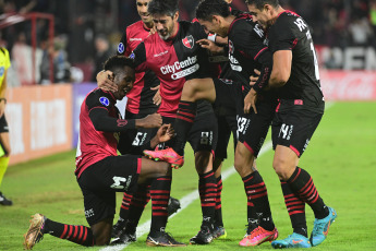 Rosario, Argentina.- In the photos taken on April 18, 2023, during the match between Newell's Old Boys and Blooming for the 2023 Copa Sudamericana, at the Marcelo Bielsa Stadium. With goals from Portillo (a double) and Reasco, Newell's defeated Blooming 3-0, in a match that established the leadership of the Rosario team within Group E.